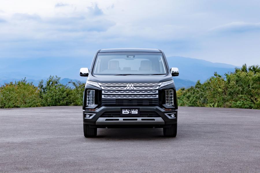  Mitsubishi Delica D:5 2018 года  (фото 32 из 43)